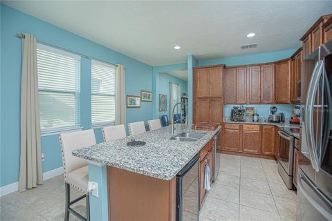 Villa ou maison à vendre à Kissimmee, Floride: 8 chambres, 316.98 m2 № 1300067 - photo 12