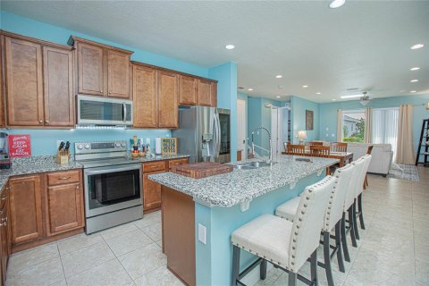 Villa ou maison à vendre à Kissimmee, Floride: 8 chambres, 316.98 m2 № 1300067 - photo 11