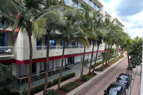 Condominio en venta en Hollywood, Florida, 2 dormitorios, 88.16 m2 № 1000107 - foto 18