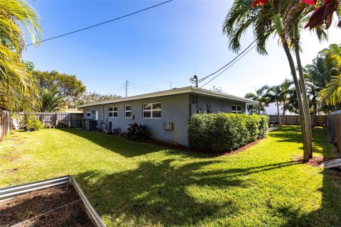 House in Fort Lauderdale, Florida 4 bedrooms, 169.83 sq.m. № 1000160 - photo 14