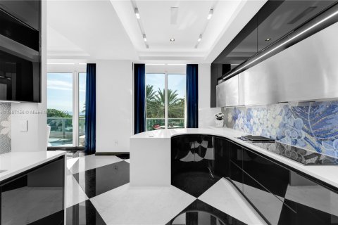 Condo in Miami Beach, Florida, 3 bedrooms  № 887753 - photo 18