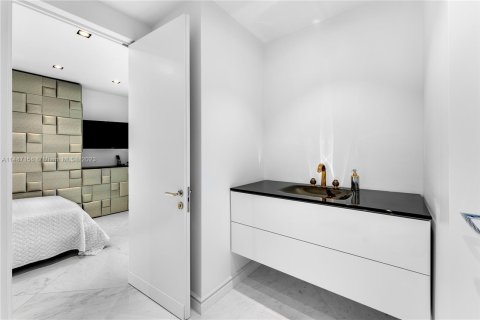 Condo in Miami Beach, Florida, 3 bedrooms  № 887753 - photo 29