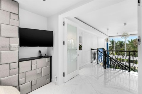 Condo in Miami Beach, Florida, 3 bedrooms  № 887753 - photo 28