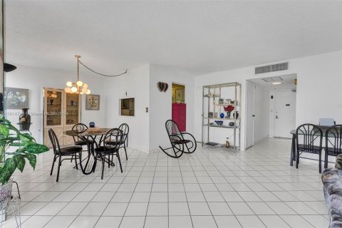 Copropriété à vendre à Aventura, Floride: 1 chambre, 96.43 m2 № 1282637 - photo 17