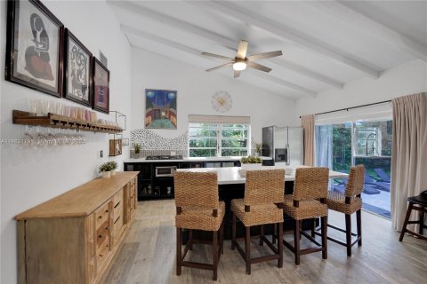 Casa en venta en Miami, Florida, 6 dormitorios, 197.14 m2 № 750023 - foto 19