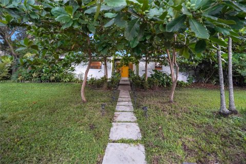 Casa en venta en Miami, Florida, 6 dormitorios, 197.14 m2 № 750023 - foto 2