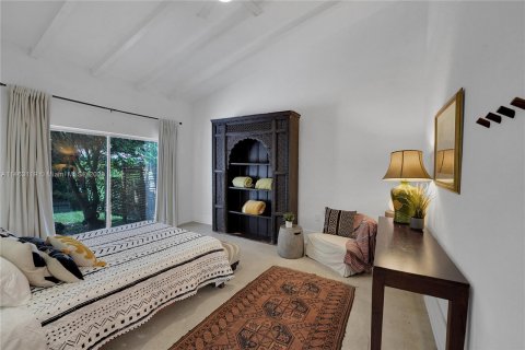 House in Miami, Florida 6 bedrooms, 197.14 sq.m. № 750023 - photo 24