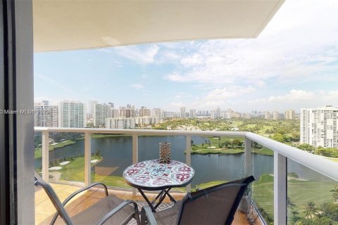 Condo in Aventura, Florida, 2 bedrooms  № 712205 - photo 19