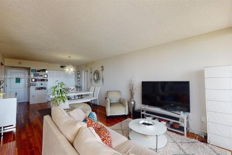 Condo in Aventura, Florida, 2 bedrooms  № 712205 - photo 20