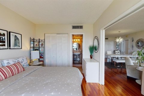 Condo in Aventura, Florida, 2 bedrooms  № 712205 - photo 29