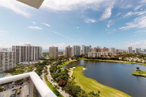 Condo in Aventura, Florida, 2 bedrooms  № 712205 - photo 17