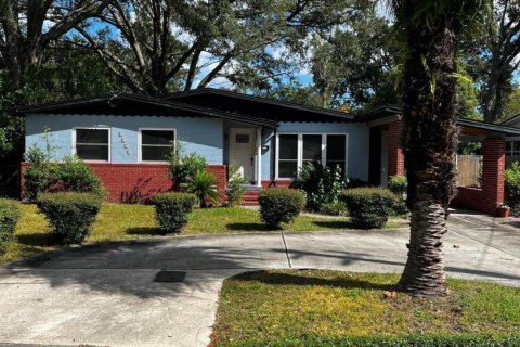 Villa ou maison à louer à Jacksonville, Floride: 3 chambres, 112.88 m2 № 802264 - photo 1