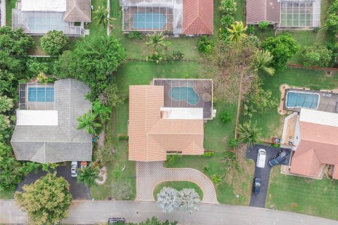 Villa ou maison à vendre à Coral Springs, Floride: 4 chambres, 220.36 m2 № 1092231 - photo 5