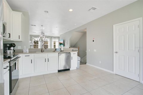 Condo in Orlando, Florida, 3 bedrooms  № 1426619 - photo 12