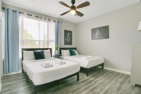 Condo in Orlando, Florida, 3 bedrooms  № 1426619 - photo 16