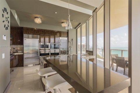Condominio en venta en Bal Harbour, Florida, 3 dormitorios, 252.79 m2 № 3880 - foto 7