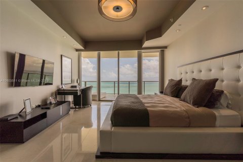 Condominio en venta en Bal Harbour, Florida, 3 dormitorios, 252.79 m2 № 3880 - foto 12
