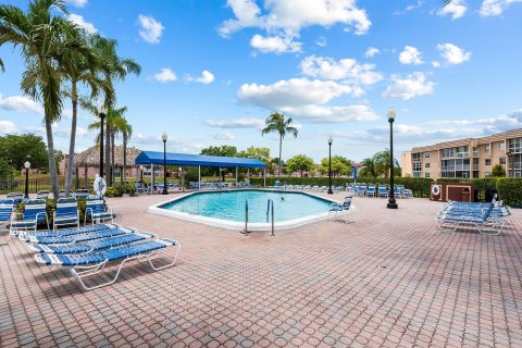 Condominio en venta en Sunrise, Florida, 1 dormitorio, 71.16 m2 № 1155532 - foto 11