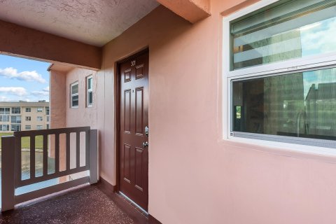 Condo in Sunrise, Florida, 1 bedroom  № 1155532 - photo 16