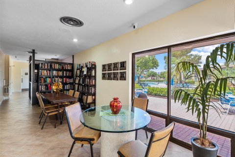 Condo in Sunrise, Florida, 1 bedroom  № 1155532 - photo 5