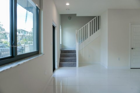 Adosado en venta en Doral, Florida, 3 dormitorios, 137.68 m2 № 1155377 - foto 8