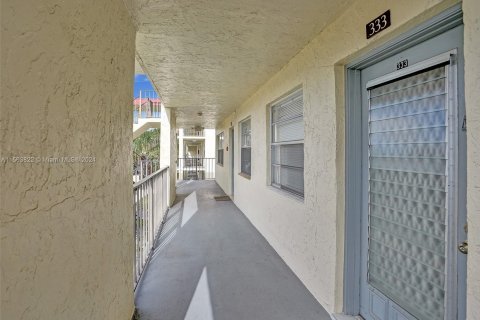 Condominio en venta en Lauderdale Lakes, Florida, 2 dormitorios, 89.19 m2 № 1099553 - foto 2