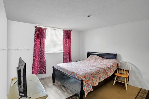 Condominio en venta en Lauderdale Lakes, Florida, 2 dormitorios, 89.19 m2 № 1099553 - foto 9