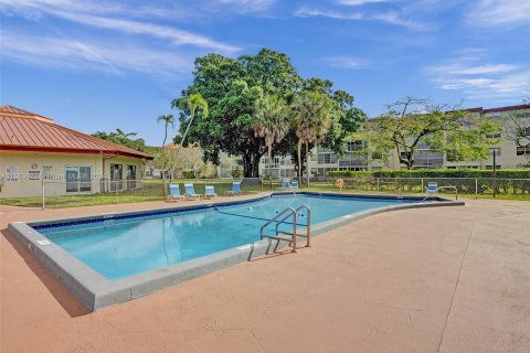 Condominio en venta en Lauderdale Lakes, Florida, 2 dormitorios, 89.19 m2 № 1099553 - foto 16