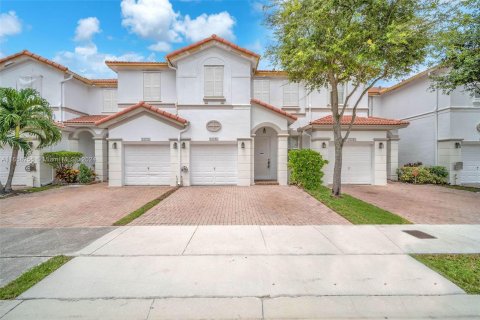 Touwnhouse à vendre à Doral, Floride: 4 chambres, 175.96 m2 № 1367091 - photo 2