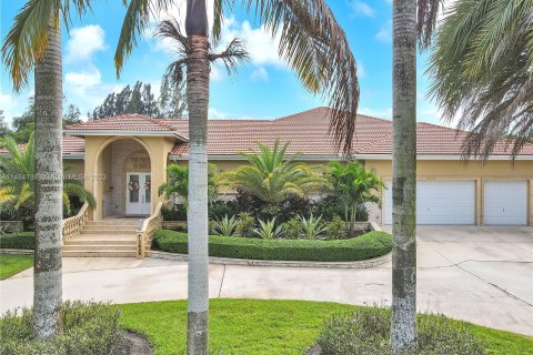 Villa ou maison à vendre à Plantation, Floride: 7 chambres, 612.97 m2 № 758848 - photo 3