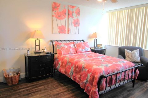 Condo in Pembroke Pines, Florida, 2 bedrooms  № 1154842 - photo 26