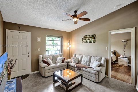 Condominio en venta en Boca Raton, Florida, 2 dormitorios, 74.32 m2 № 1119480 - foto 2