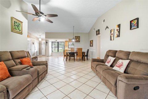 Casa en venta en Dade City, Florida, 4 dormitorios, 188.78 m2 № 1317672 - foto 9