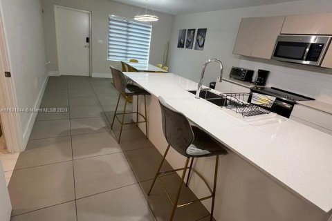 Condominio en venta en Miami, Florida, 3 dormitorios, 118.45 m2 № 1413658 - foto 11