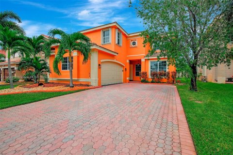 Villa ou maison à vendre à Miramar, Floride: 5 chambres, 313.17 m2 № 1365469 - photo 1