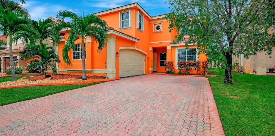 House in Miramar, Florida 5 bedrooms, 313.17 sq.m. № 1365469