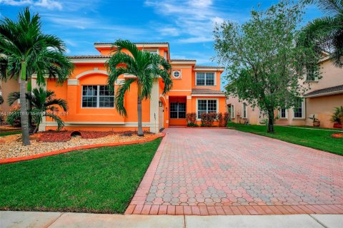 House in Miramar, Florida 5 bedrooms, 313.17 sq.m. № 1365469 - photo 9