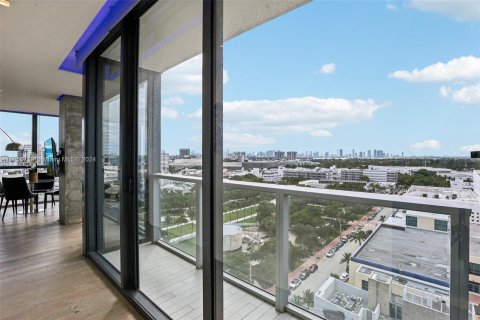 Condo in Miami Beach, Florida, 1 bedroom  № 1365470 - photo 21