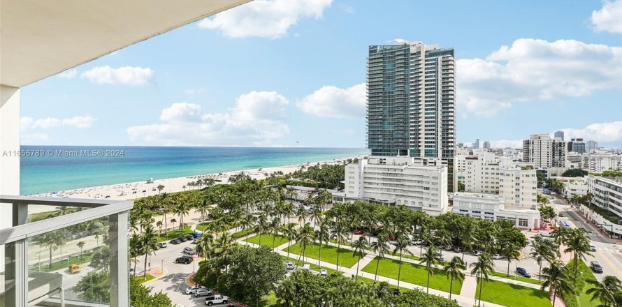 Condominio en Miami Beach, Florida, 1 dormitorio  № 1365470