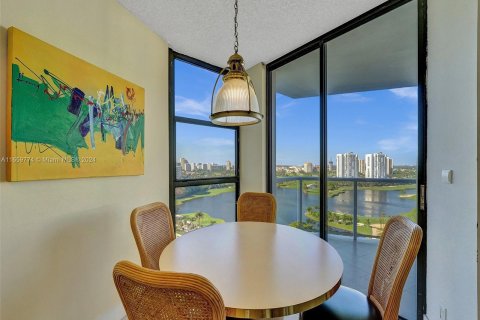 Copropriété à vendre à Aventura, Floride: 2 chambres, 144.93 m2 № 1365396 - photo 9