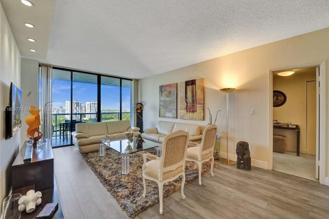 Condo in Aventura, Florida, 2 bedrooms  № 1365396 - photo 4