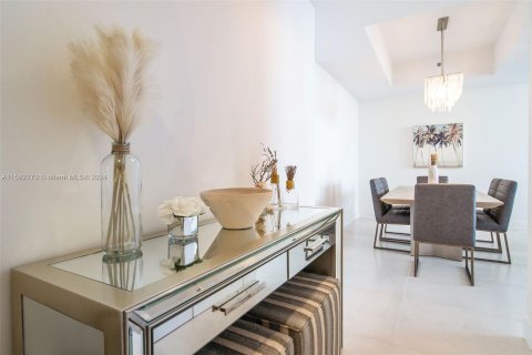 Condo in Sunny Isles Beach, Florida, 2 bedrooms  № 1162145 - photo 2