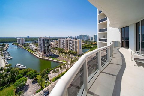 Condominio en venta en Sunny Isles Beach, Florida, 2 dormitorios, 135.92 m2 № 1162145 - foto 12