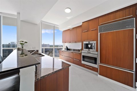 Condominio en venta en Sunny Isles Beach, Florida, 2 dormitorios, 135.92 m2 № 1162145 - foto 7