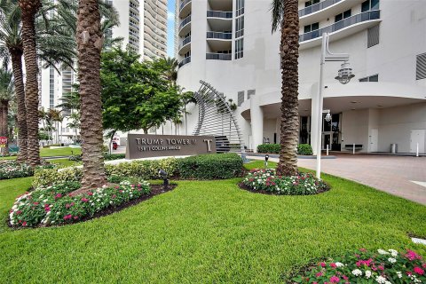 Condo in Sunny Isles Beach, Florida, 2 bedrooms  № 1162145 - photo 30