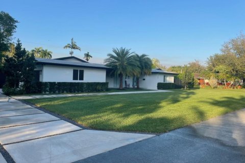 Villa ou maison à vendre à Palmetto Bay, Floride: 4 chambres, 213.68 m2 № 1016204 - photo 6