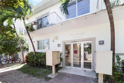 Condo in Miami Beach, Florida, 1 bedroom  № 716189 - photo 13