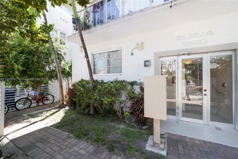 Condo in Miami Beach, Florida, 1 bedroom  № 716189 - photo 14