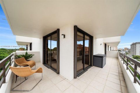 Copropriété à vendre à Coral Gables, Floride: 2 chambres, 148.09 m2 № 1305789 - photo 14