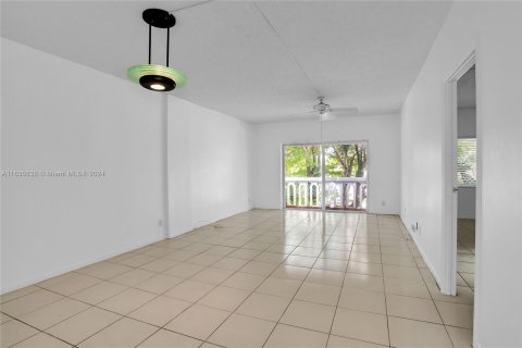 Copropriété à vendre à Coral Gables, Floride: 1 chambre, 75.07 m2 № 1305417 - photo 5